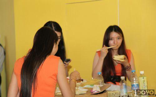 娱乐吃瓜sg,吃瓜群众背后的故事