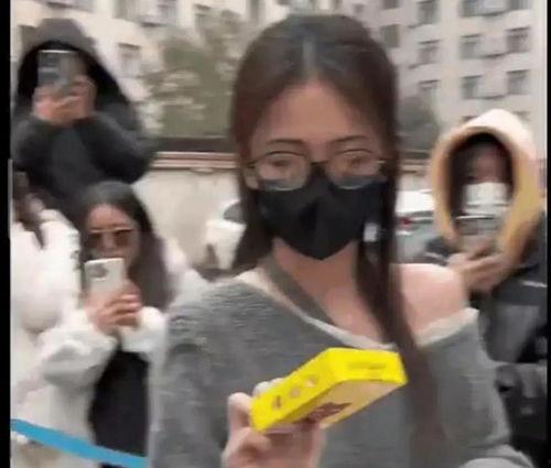 娱乐群里有多少人吃瓜