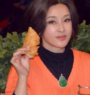 娱乐圈吃瓜艺人是谁,揭秘那些热衷于八卦的明星们