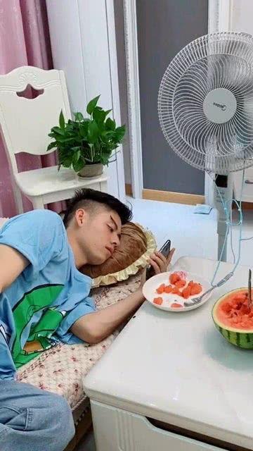 娱乐圈吃瓜最正确的方法,揭秘明星幕后真相，轻松成为八卦达人