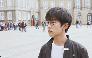 吃瓜娱乐王一博肖战微博,吃瓜群众纷纷围观！”